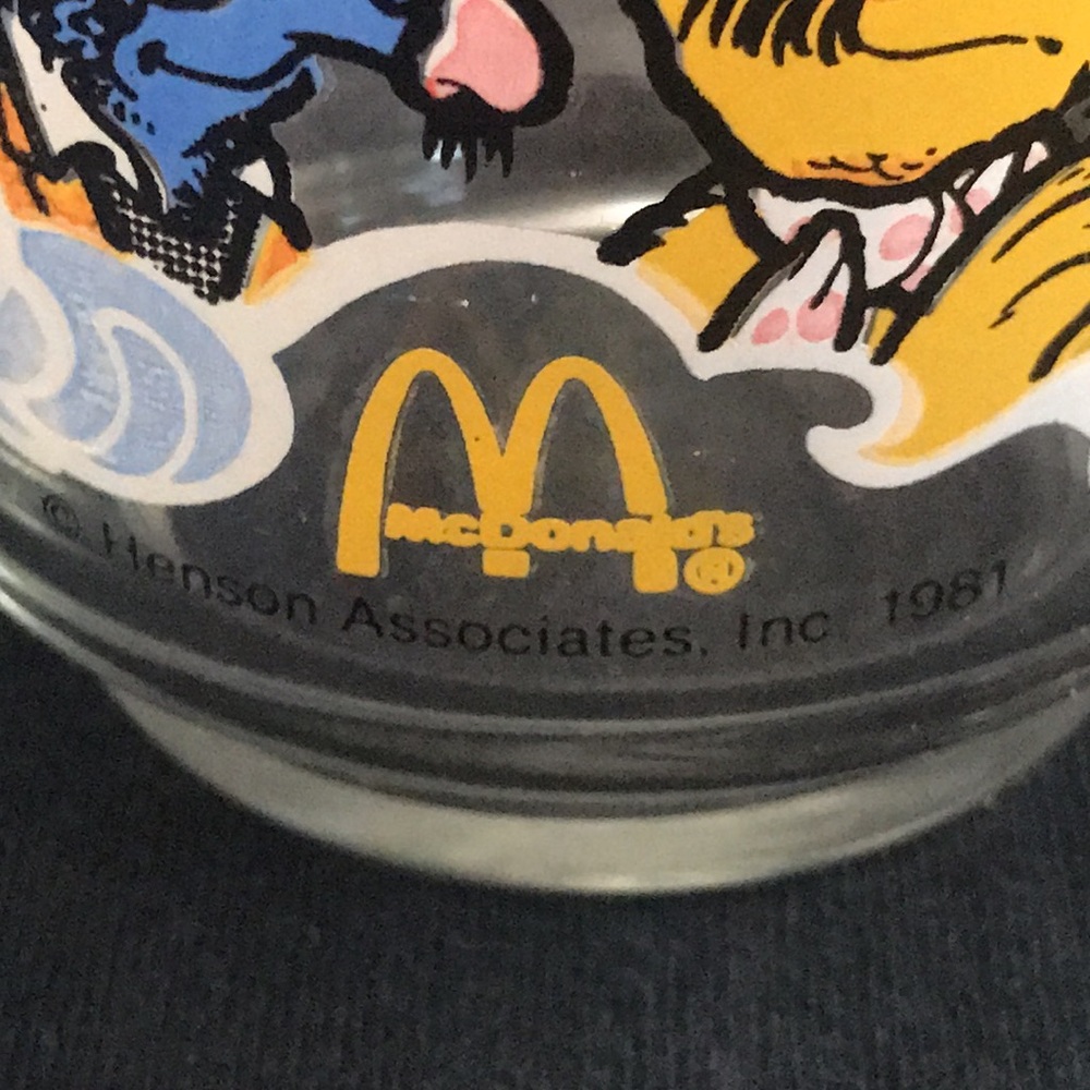 Miss Piggy “The Great Muppet Caper” Vintage McDonalds Drinking Glass - Picture 3 of 4